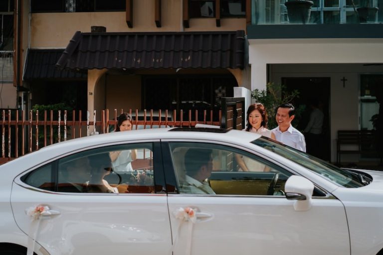 How to Help Your Parents Enjoy Your Wedding Day